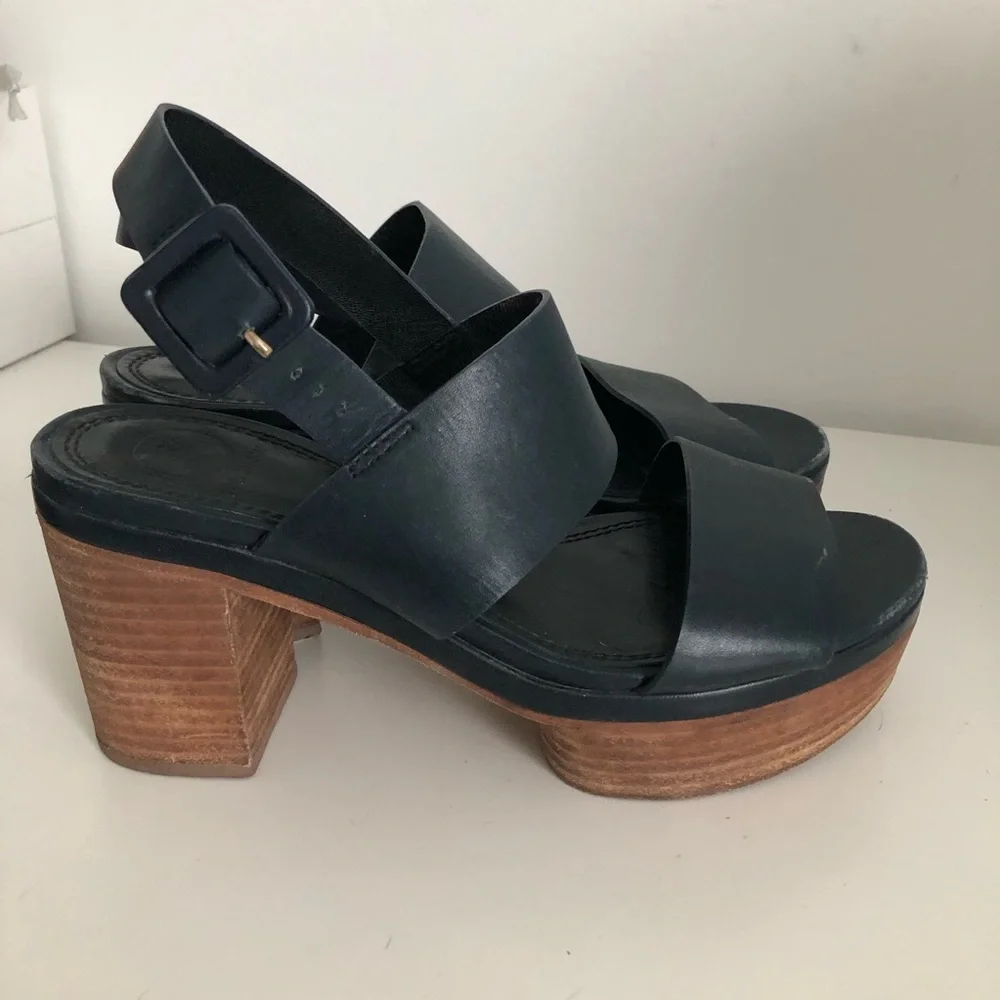 Tory Burch Solana Navy Blue Leather Heels